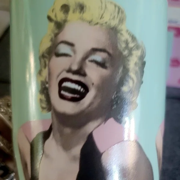Clay Art Presents Marilyn Monroe Mug NIB - Picture 3 of 6